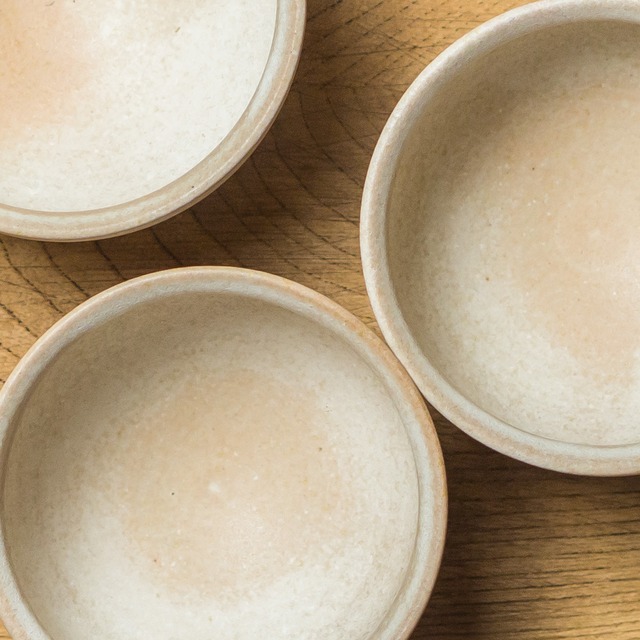 汲み出し 白砂釉(湯呑み・煎茶茶碗) /北側雄一