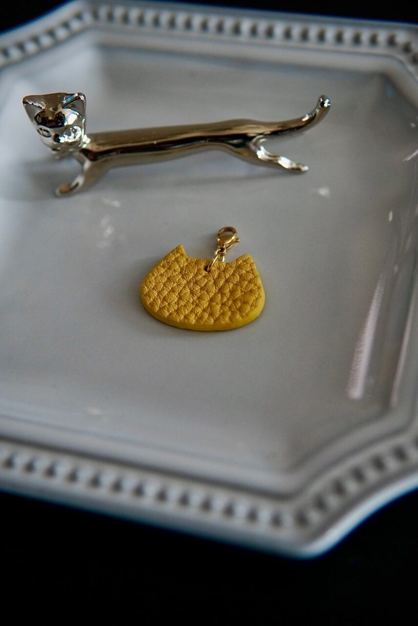 ネコチャーム（YELLOW）