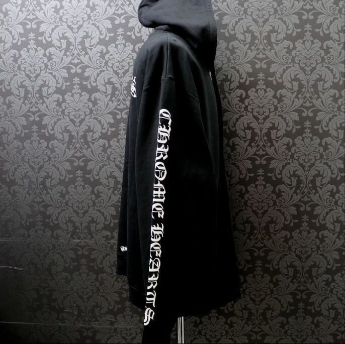 CHROME HEARTS クロムハーツ ダガージップパーカー スクロールラベル