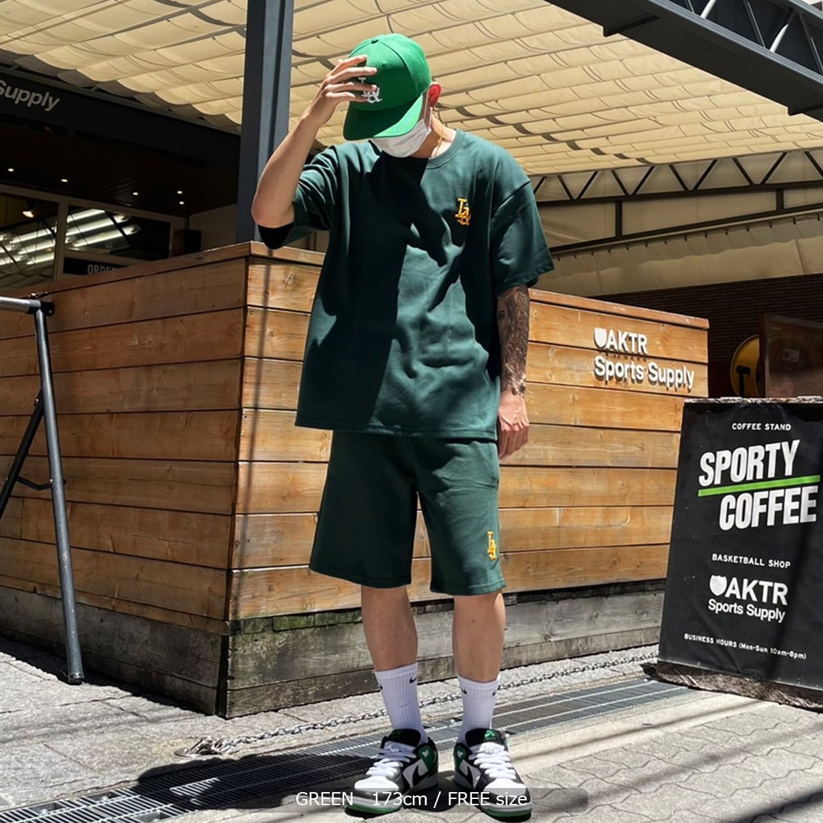 ◇LA ロゴ刺繍 スウェットショーツ◇LA スウェット ショートパンツ ... AKTR ショーツ ショートパンツ ハーフパンツ チノパン 刺繍 サイズXL