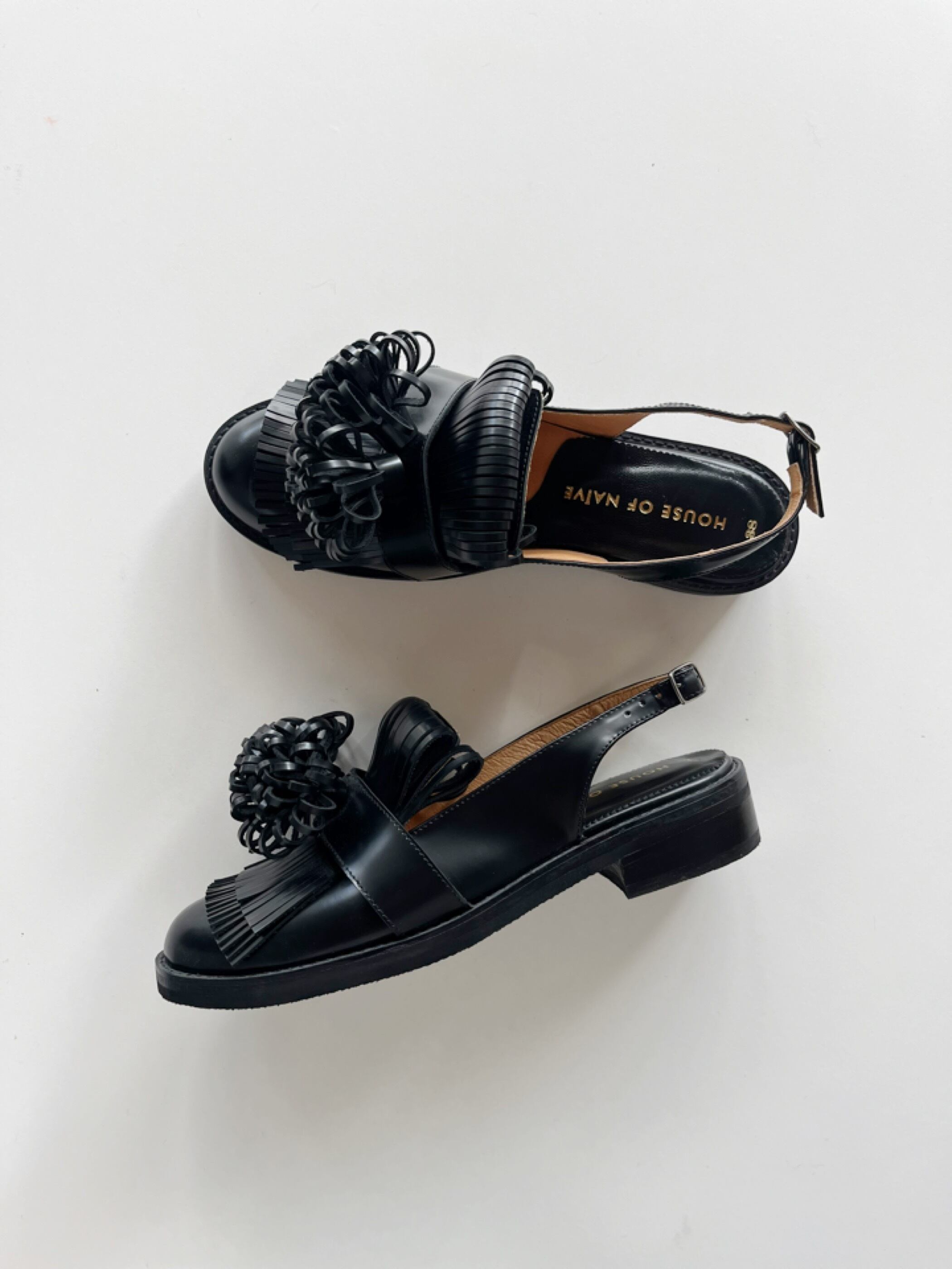 Mint designs House of Naive FLOWER TASSEL SHOES | KOKO