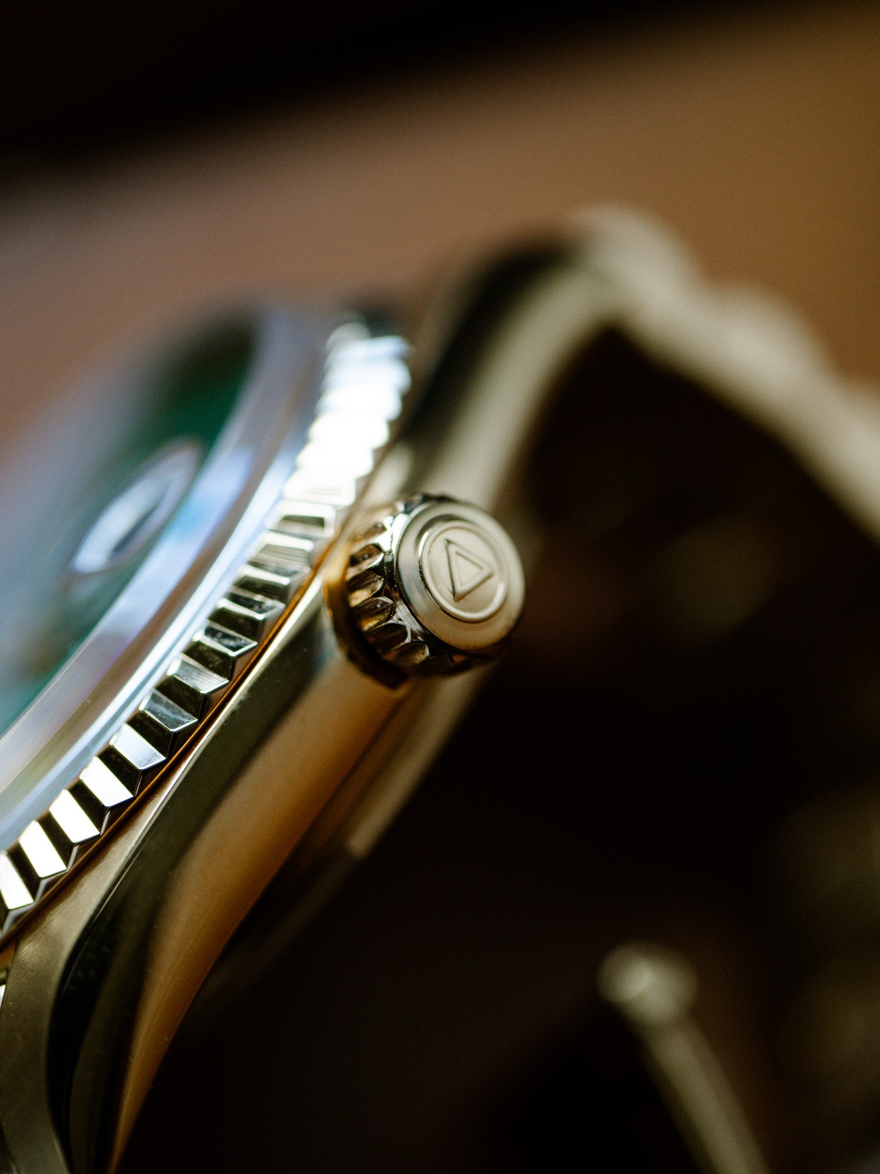 WMT Cabochon – Malachite Stone / Falcon / Gold Plating Edition