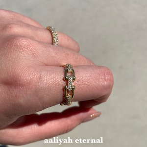 sparkling chain zirconia ring