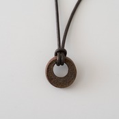 積み革のネックレス KUDU