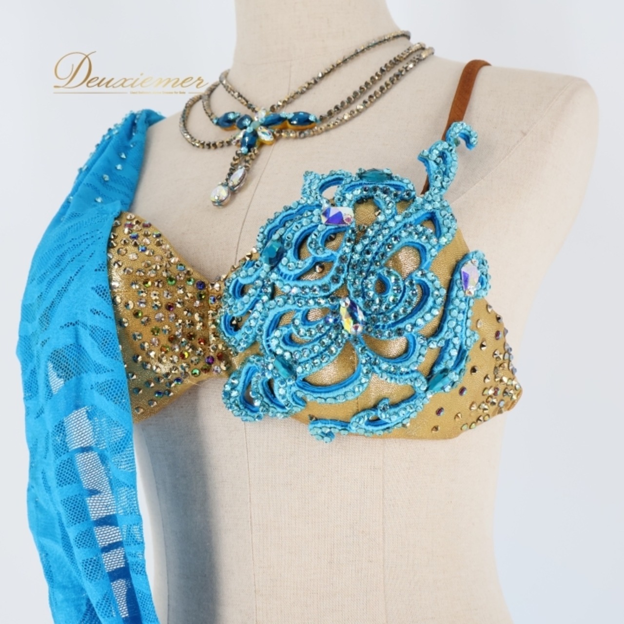 社交ダンス 衣装 ラテン ドレス ワンピース フリンジ デモ 競技 水色 金 ゴールド レース 発表会 パーティ ダンス ゴールド系 ブルー系 ステージ衣装 ダンスレッスン 豪華 目立つ フェスティバル エレガント ビジュー フリンジスカート ダンスウェア レディース 踊りやすい おしゃれ デザイン