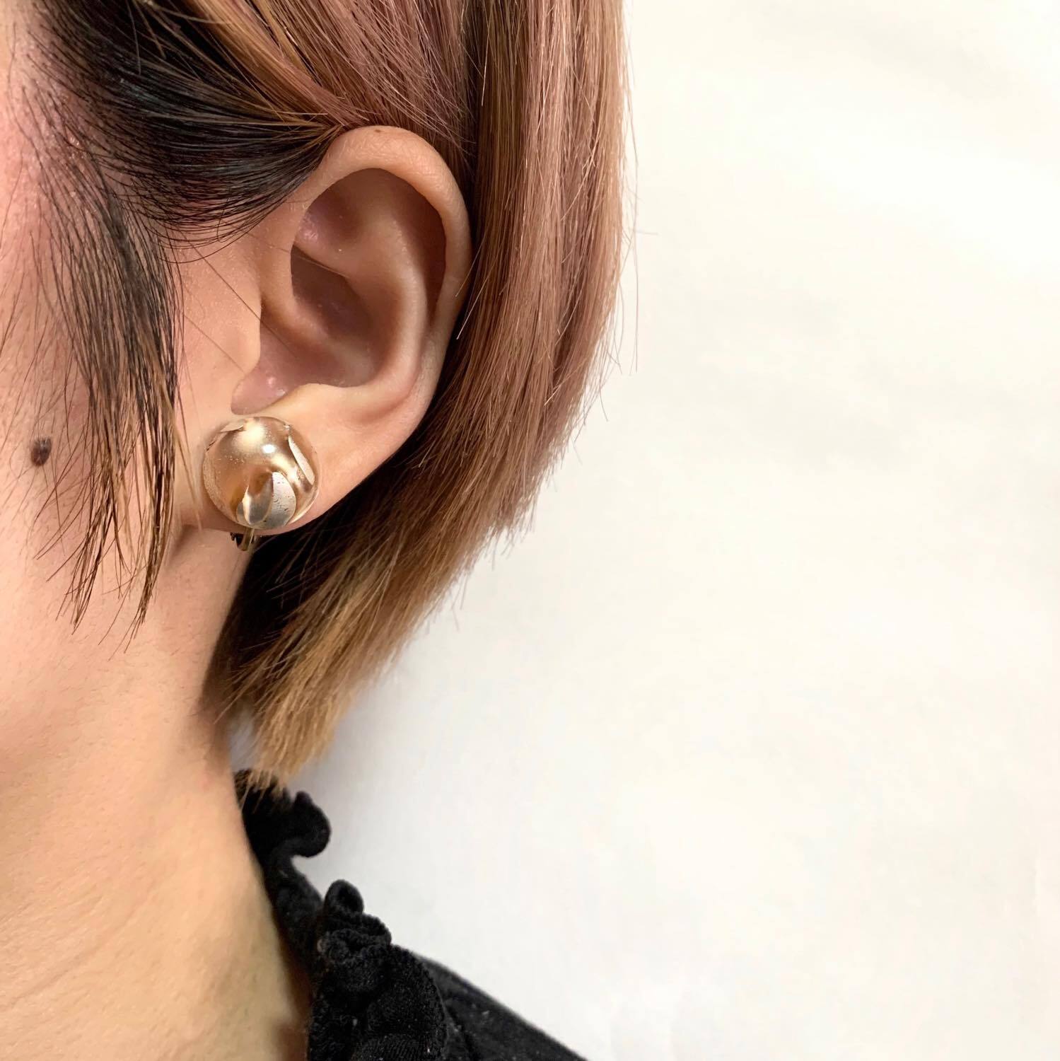 再入荷〉チェコ雲模様ガラスカボションの〈ピアス/イヤリング〉 | Dua