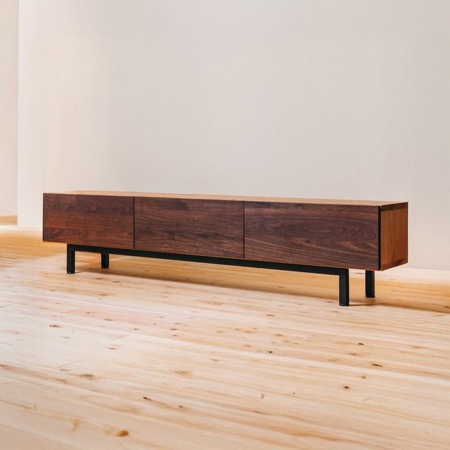 無垢材×スチール脚 テレビボード｜収納付き［幅180cm］