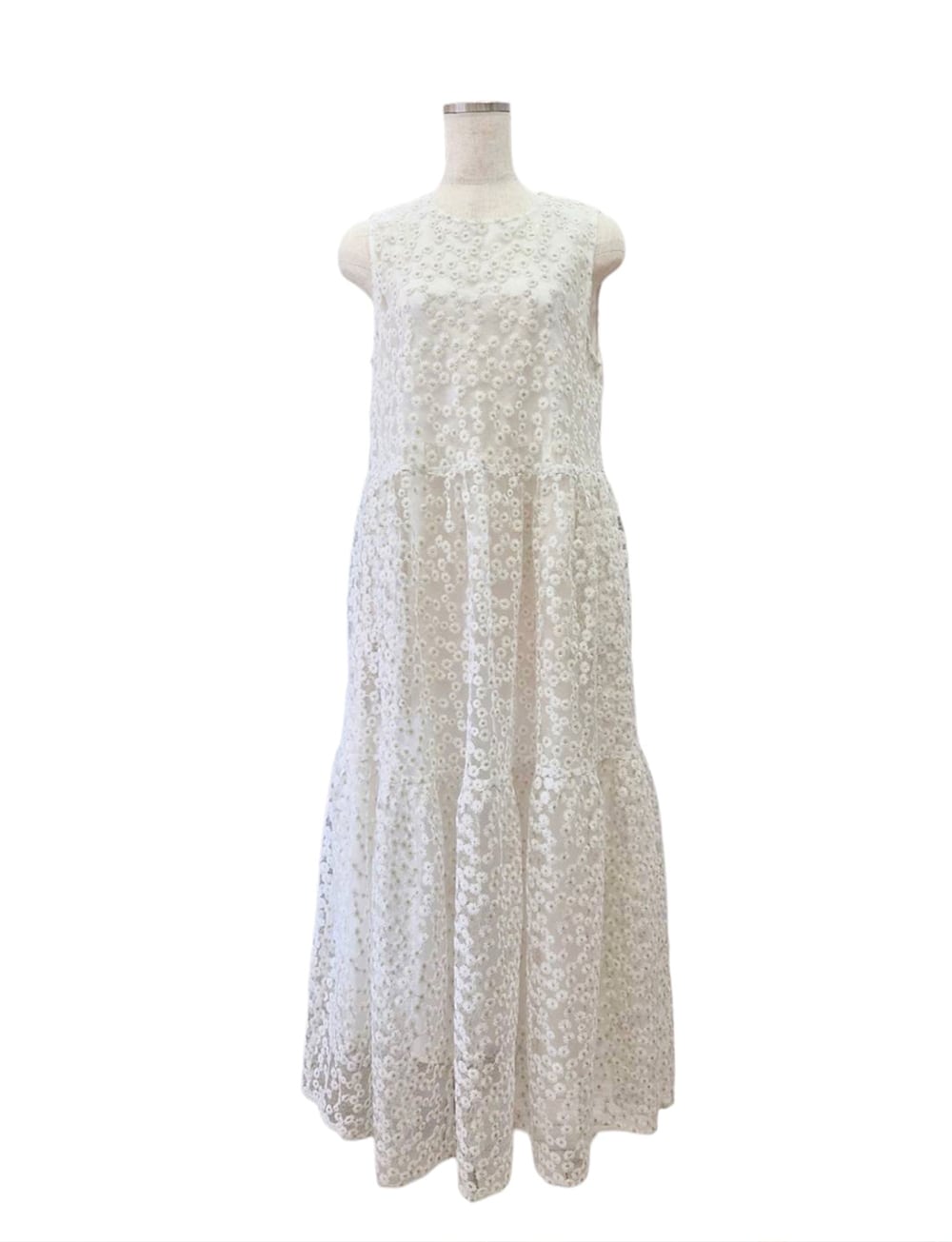 フラワー刺繍オーガンジーワンピース white | amin pur