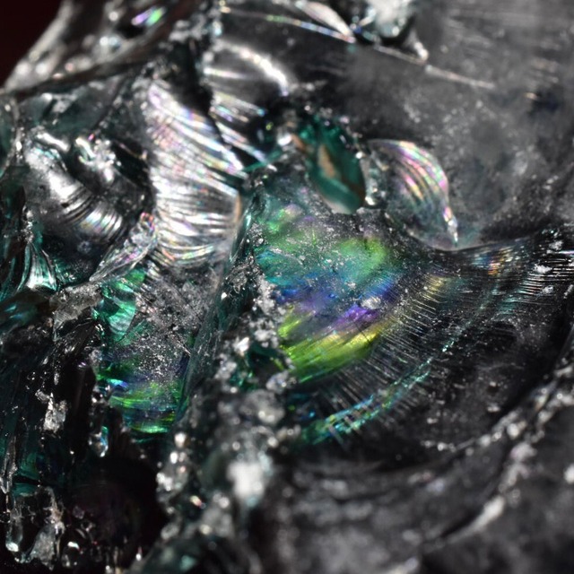 虹入り!シエラネバダ産 アンダラクリスタル原石 ブルーグリーンブラック