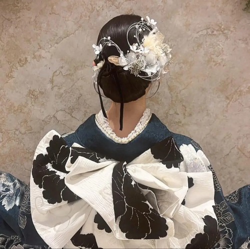 Hanakanzashi  “Elegant Harmony: Modern Kimono-Inspired Floral Hairpiece”