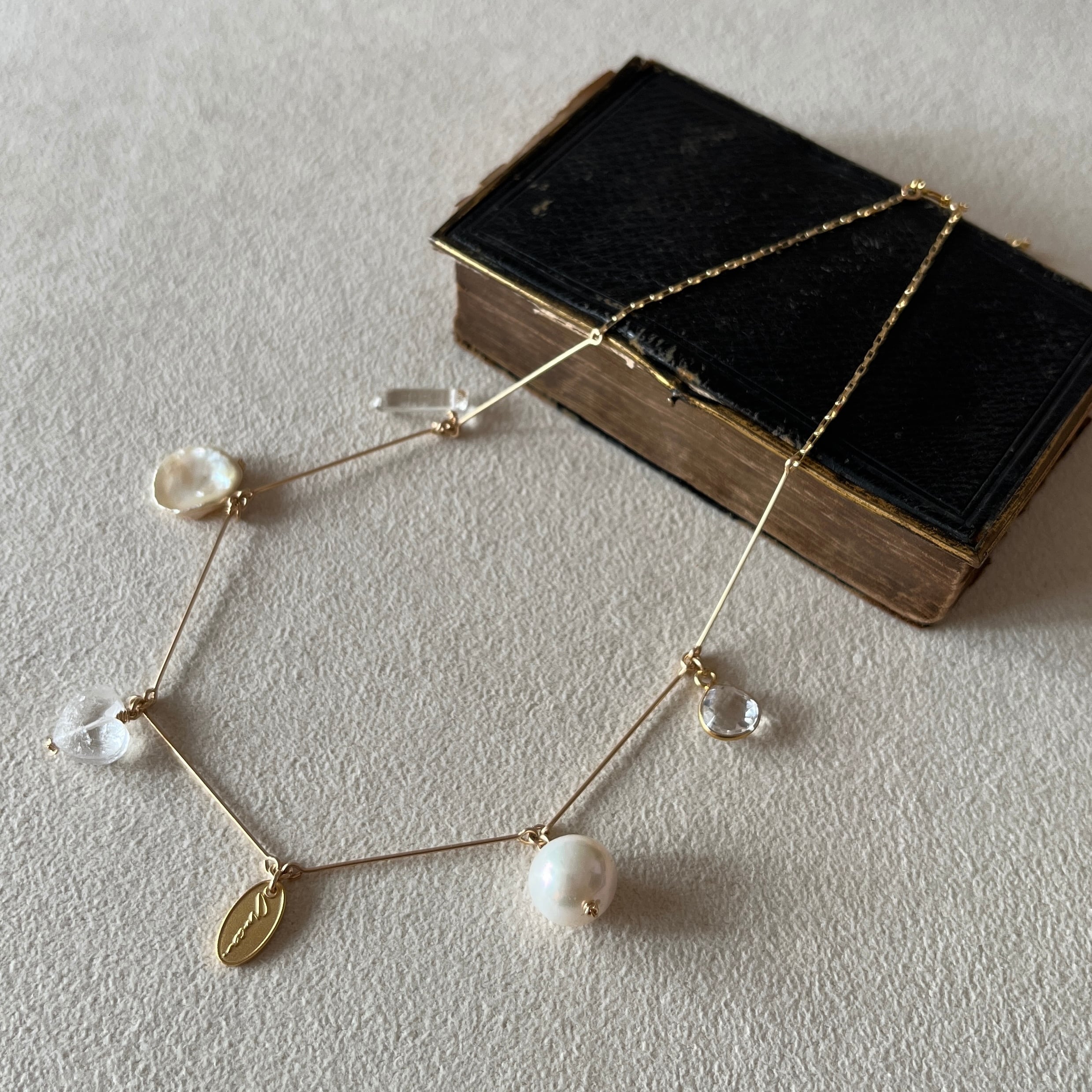 パールのバーチャームネックレス