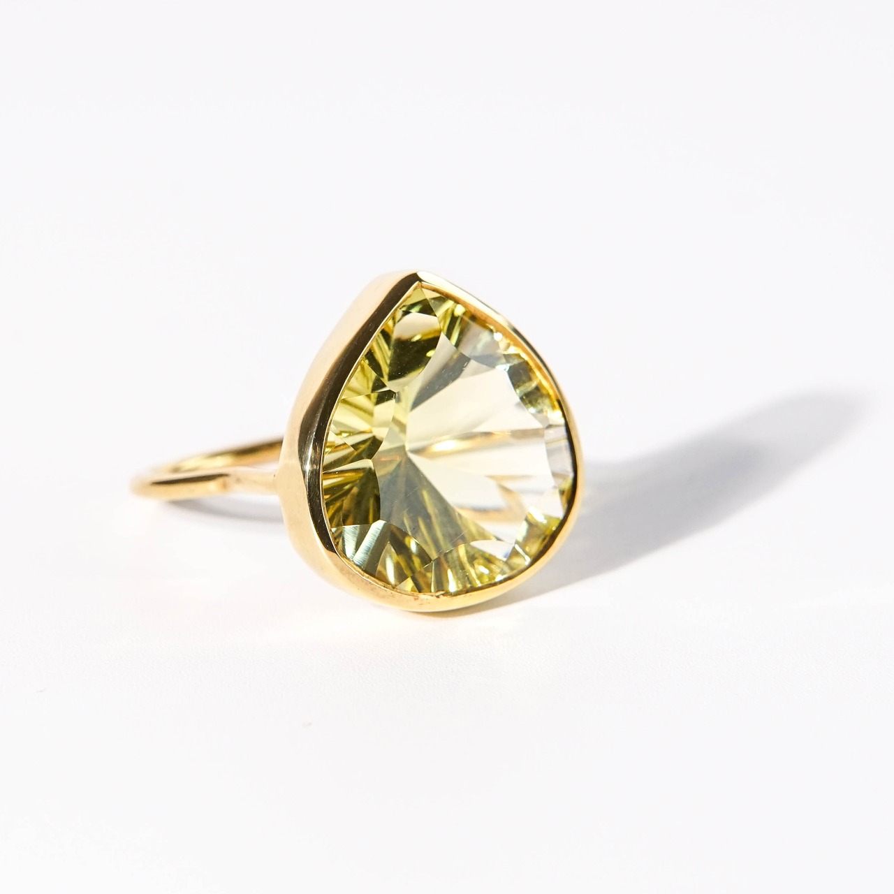 【15号-A】グリーンゴールドレモンクォーツ リング（グラン）