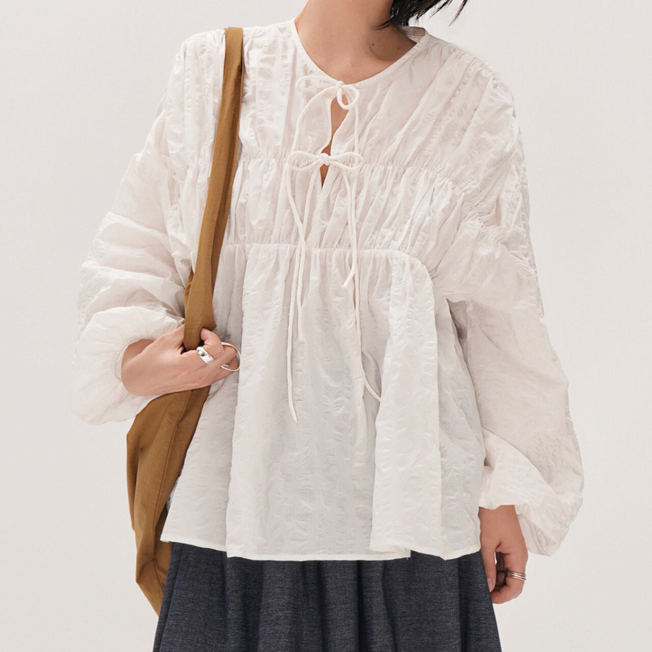 WリボンシャーリングAラインブラウス　a0559