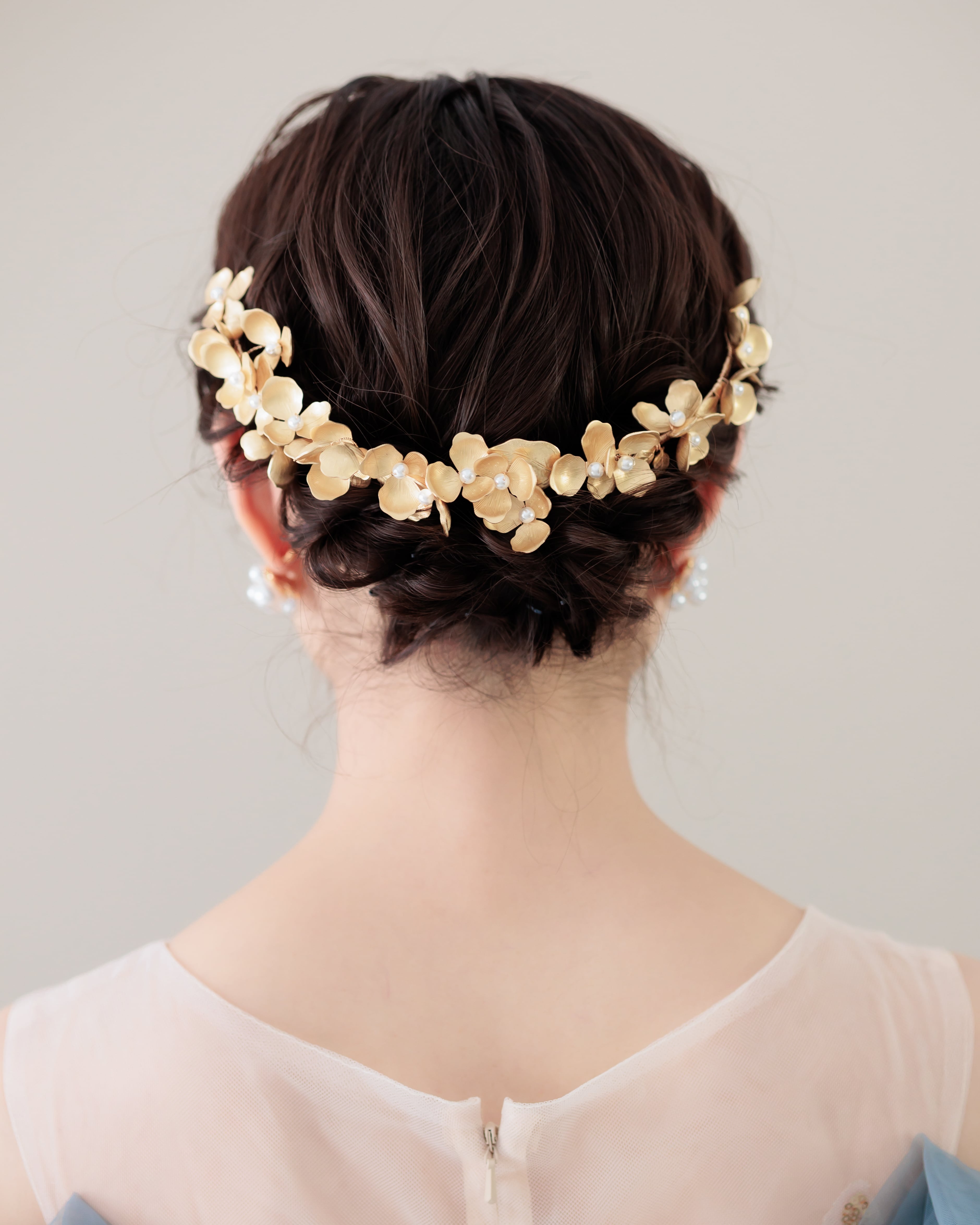 ゴールドの花と葉のカチューシャ ゴールドの花と葉のカチューシャ