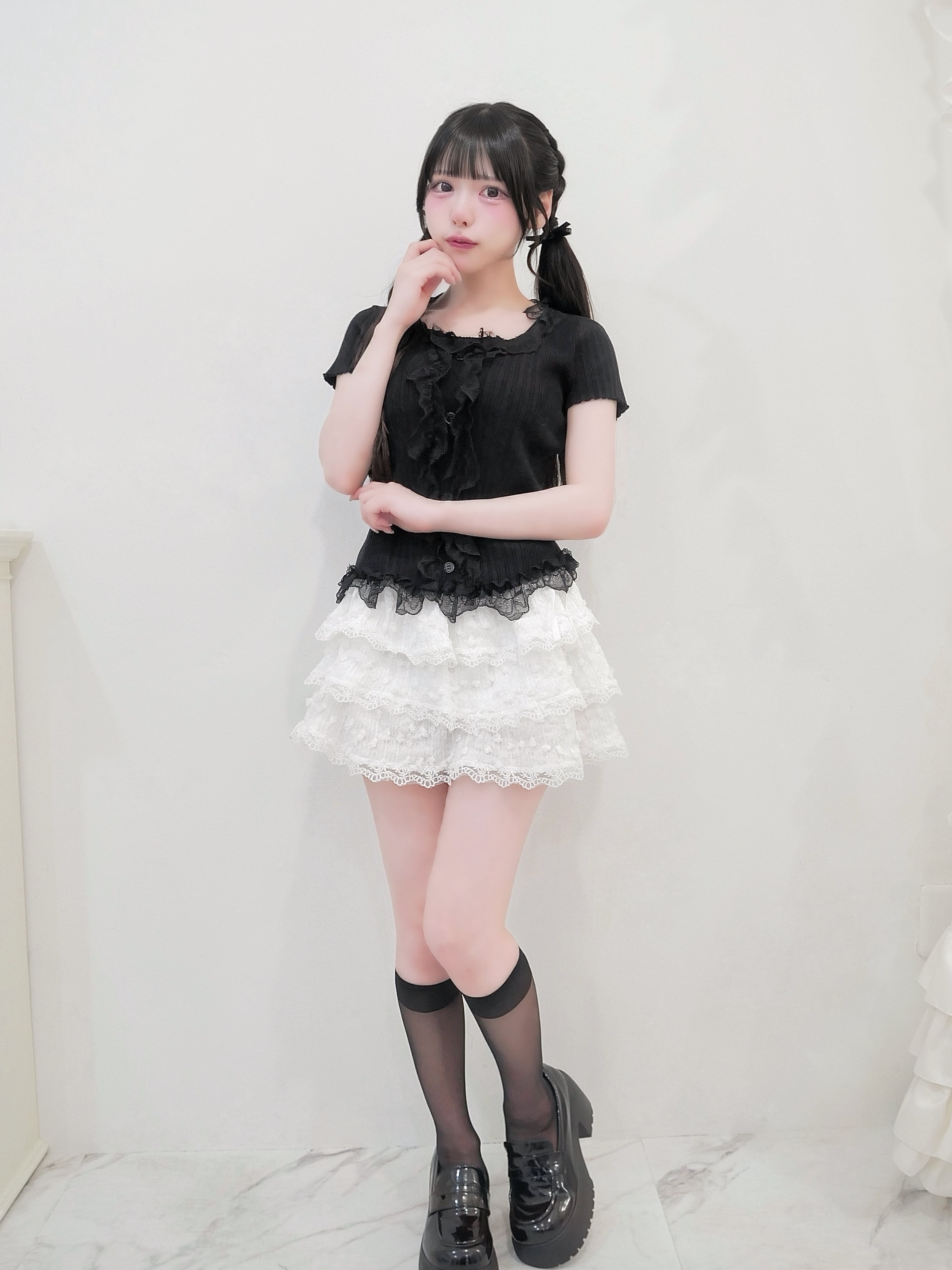 lace ponpon mini skirt