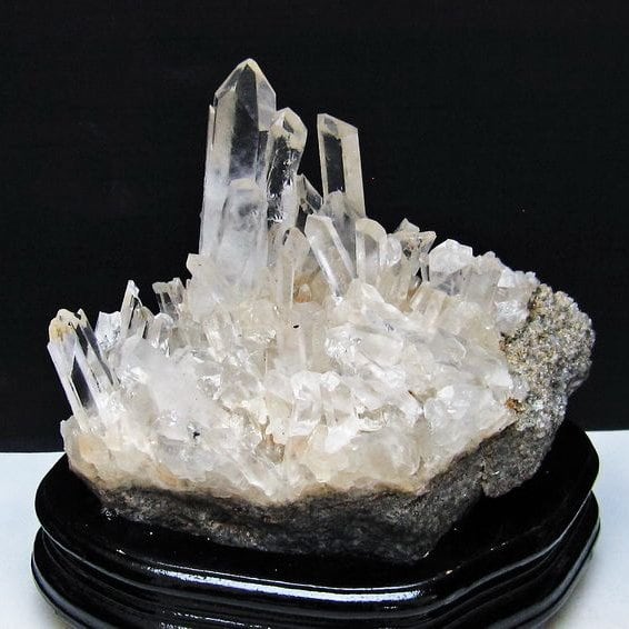2Kg 水晶 クラスター マダガスカル産 台座付属 水晶 原石 一点物 182-9420