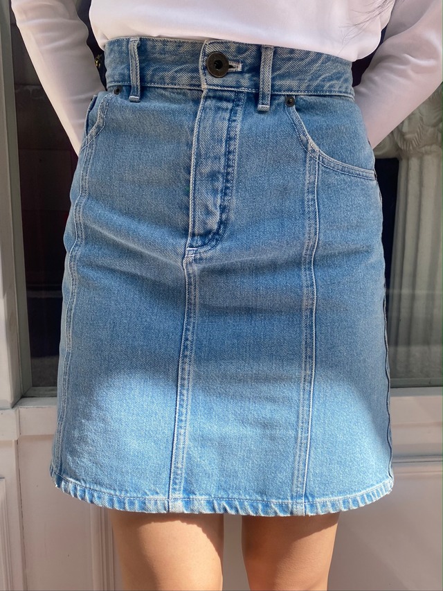 Chloe / vintage design denim skirt.