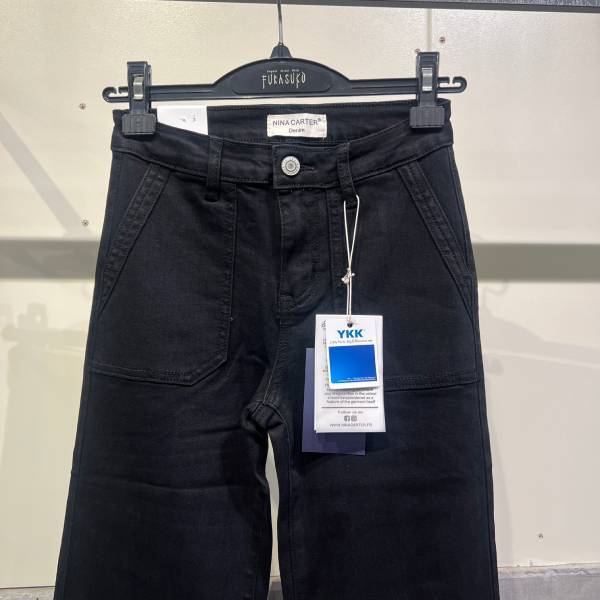 ストレッチ ブラックデニム フレアパンツ ブーツカット 美脚