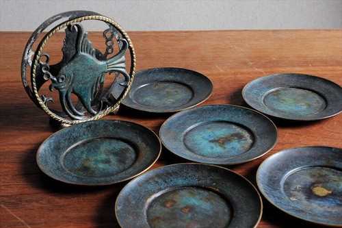 イギリス買い付け 真鍮ホルダーとコースター6枚セット 魚モチーフ アンティーク ig2652