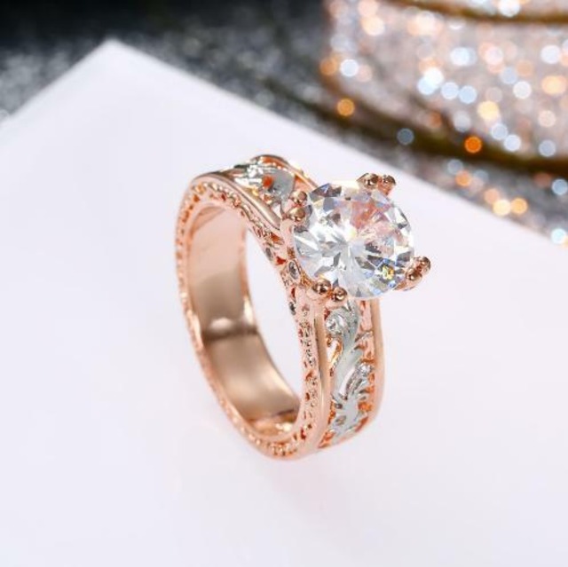 ❤人気商品❤　ゴージャス！　ローズゴールドカラー　クリスタル　CZ　石リング　ジュエリー　バゲファムファッション　リーフ　結婚指輪　女性　ジュエリー　ギフト　SKU-IPA-815