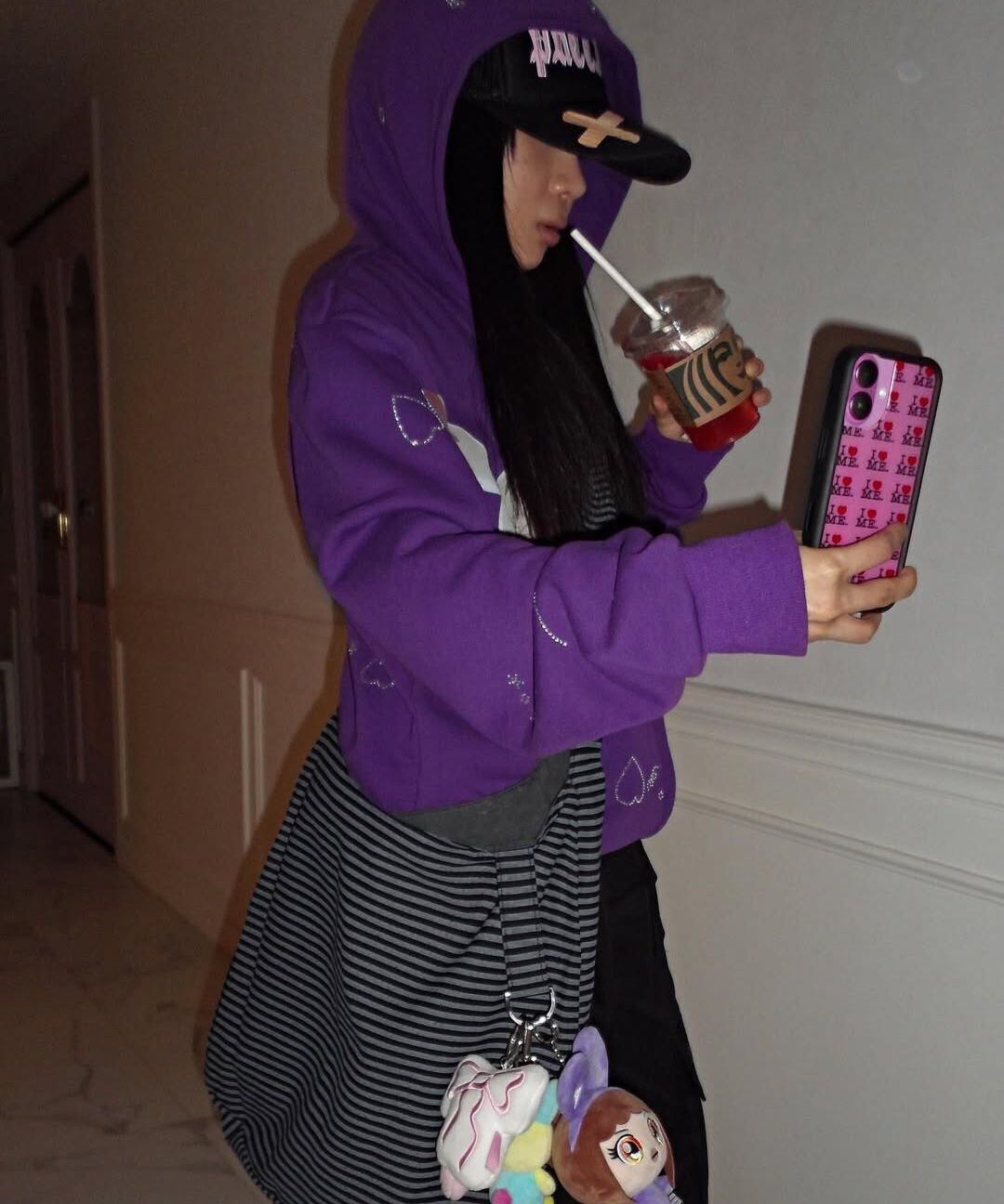 ☆aespa カリナ 着用！！【ITZAVIBE】REVERSIBLE STRIPE BAG | もごつ