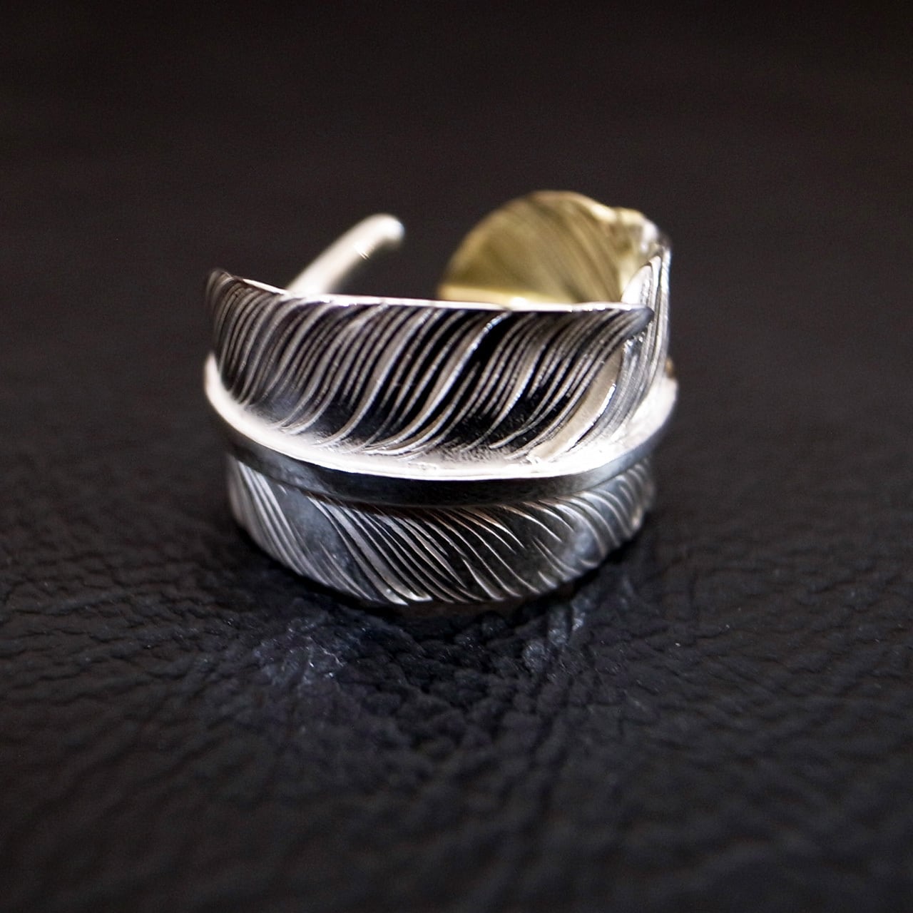 TARO WASHIMI : M FEATHER K18 TOP RING 01 | Gusset