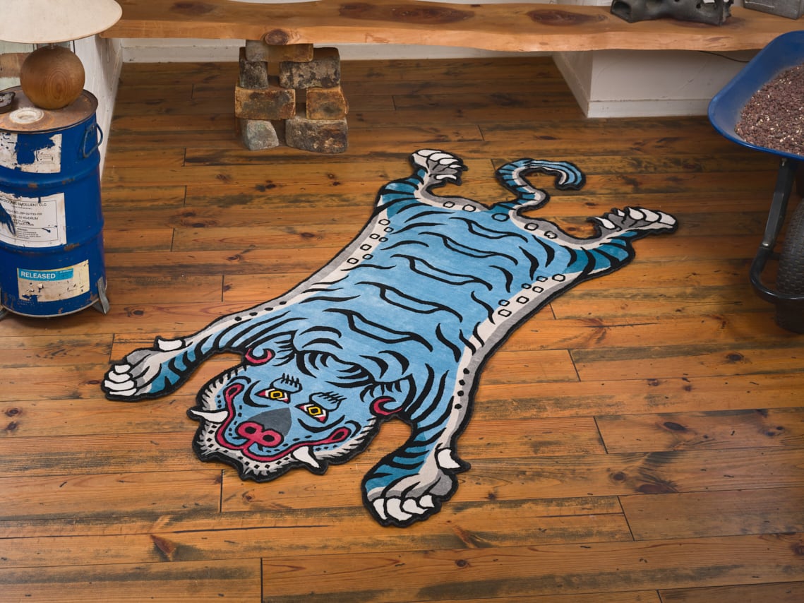 Tibetan Tiger Rug 《Lサイズ•シルク•オリジナル1•ブルー230》チベタン