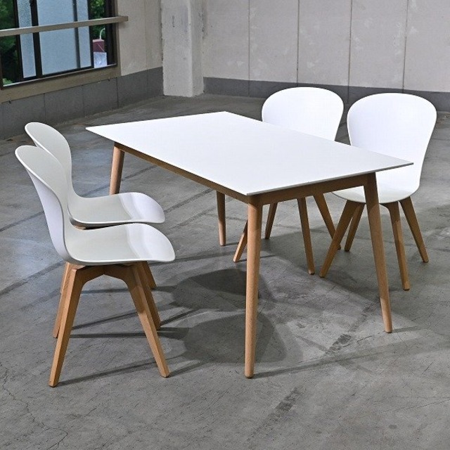BoConcept 32万「Milano ADELAIDE/ミラノ アデレード」ダイニング 5点セット オーク 無垢材 食卓 北欧 店舗 カフェ 会議 ボーコンセプト【中古家具/中古インテリア/USED家具ユーズド家具/リサイクル】