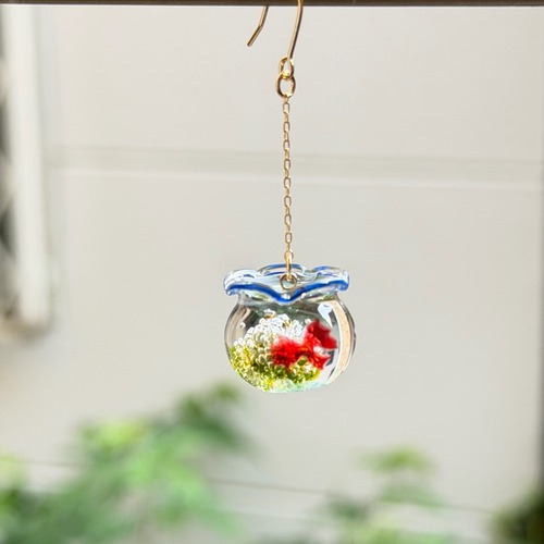 【片耳販売】日本の夏を感じる金魚鉢のミニチュアピアス イヤリング