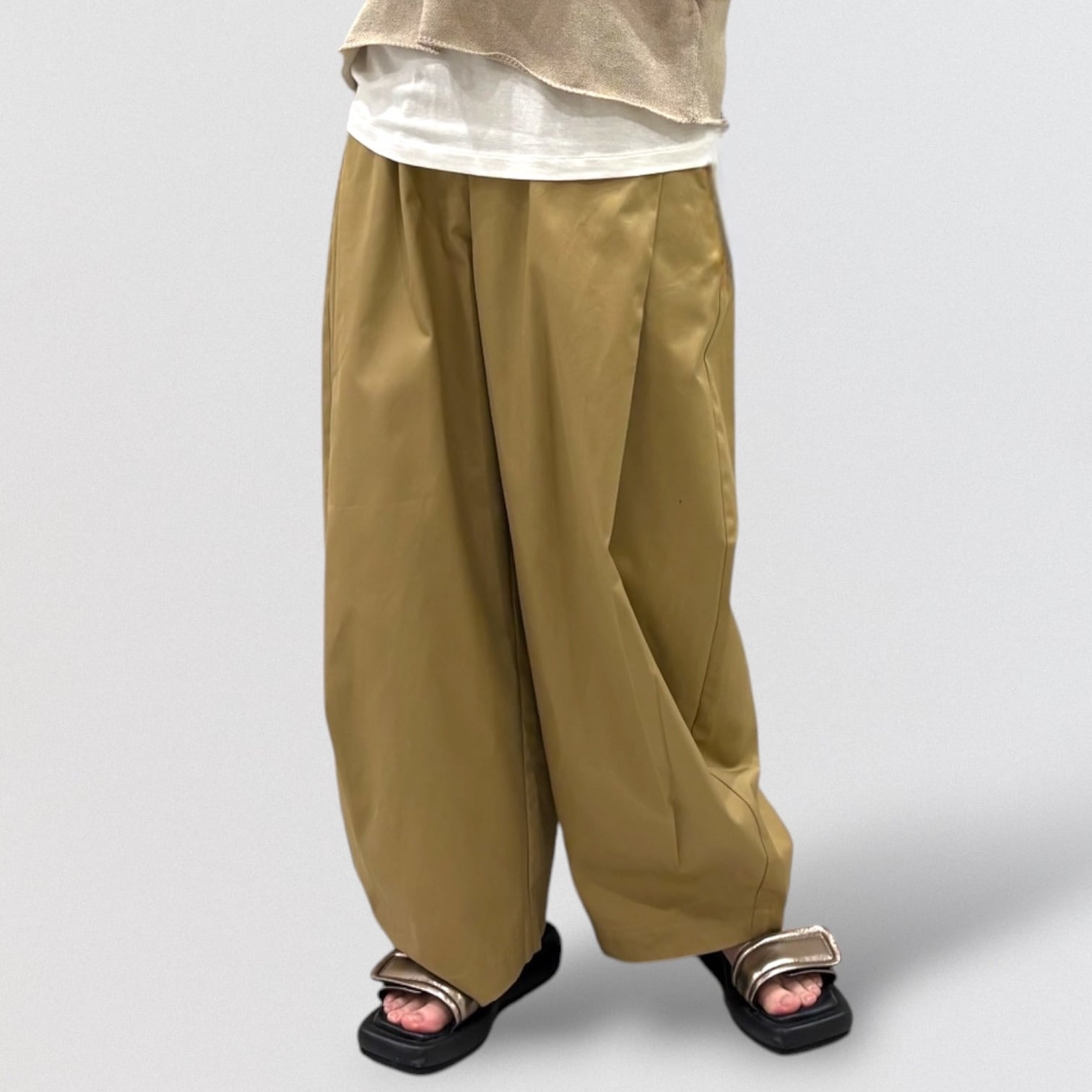mizuiro ind tuck cocoon slacks | CoCo Cuore