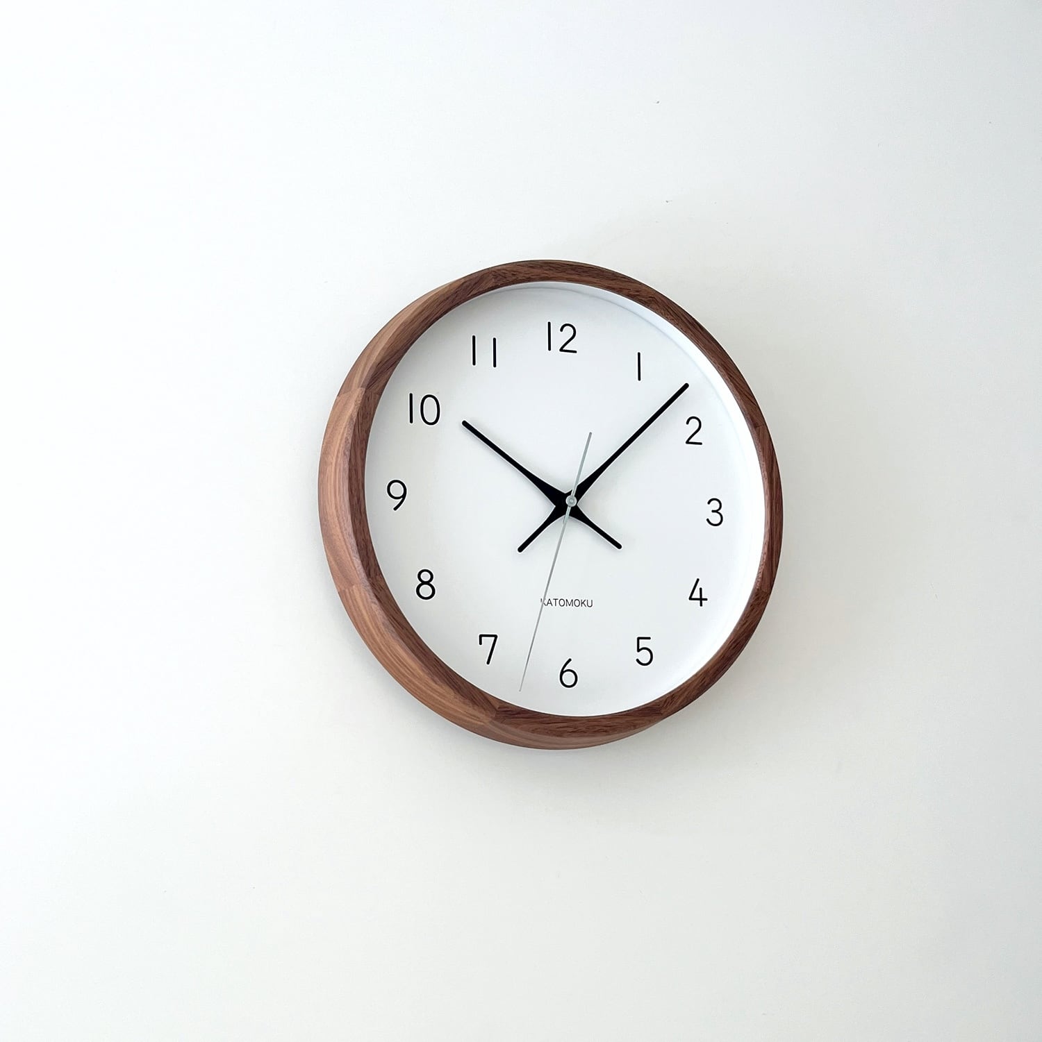 美品　電波時計　KATOMOKU ウォールナット　無垢　掛け時計　天然木 KATOMOKU muku clock 13 ウォールナット km-104WA 掛け時計 | 加藤木工