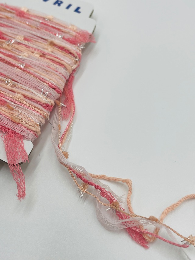 集めたくなる♬楽しい♬可愛い♡『ちょこっと巻きのファンシー糸』AVRILペラコーン205