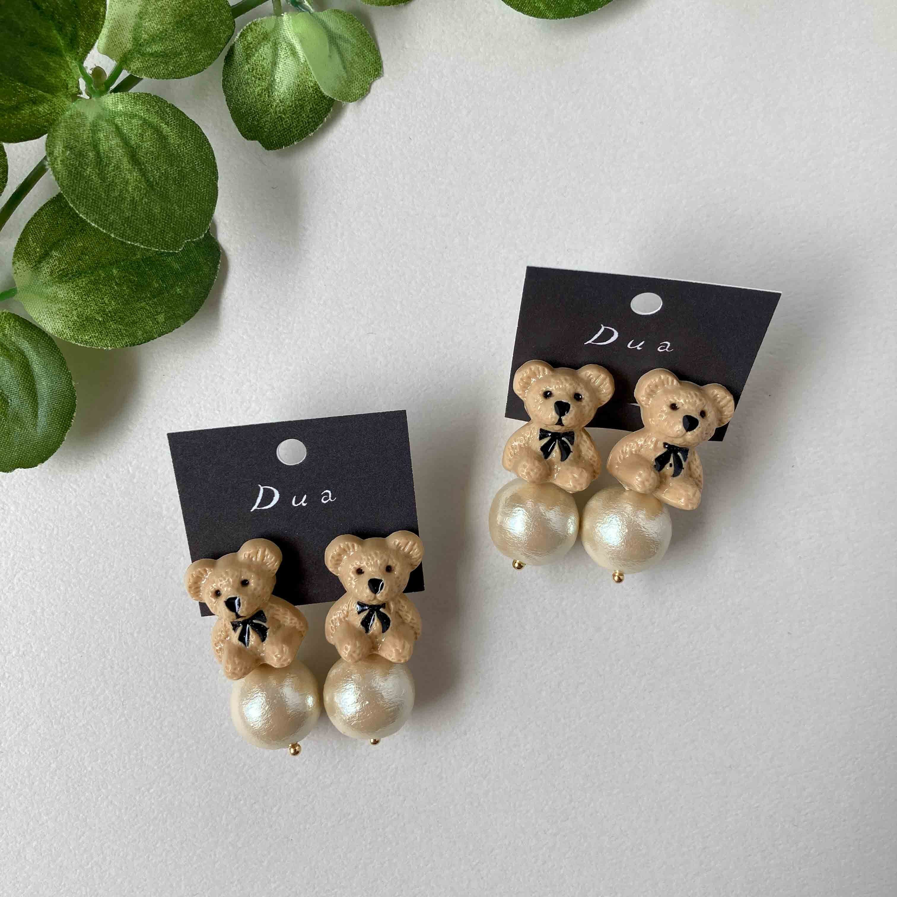 パール玉乗りクマの〈ピアス/イヤリング〉 | Dua-アクセサリーパーツ