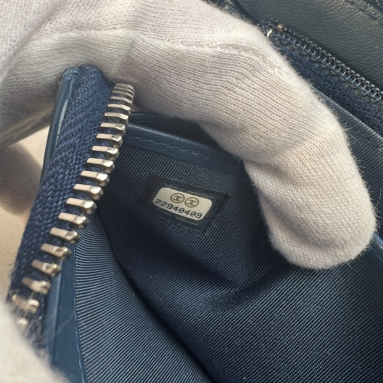 CHANEL シャネル ココマークパテントレザー長財布 ブルー A-9670