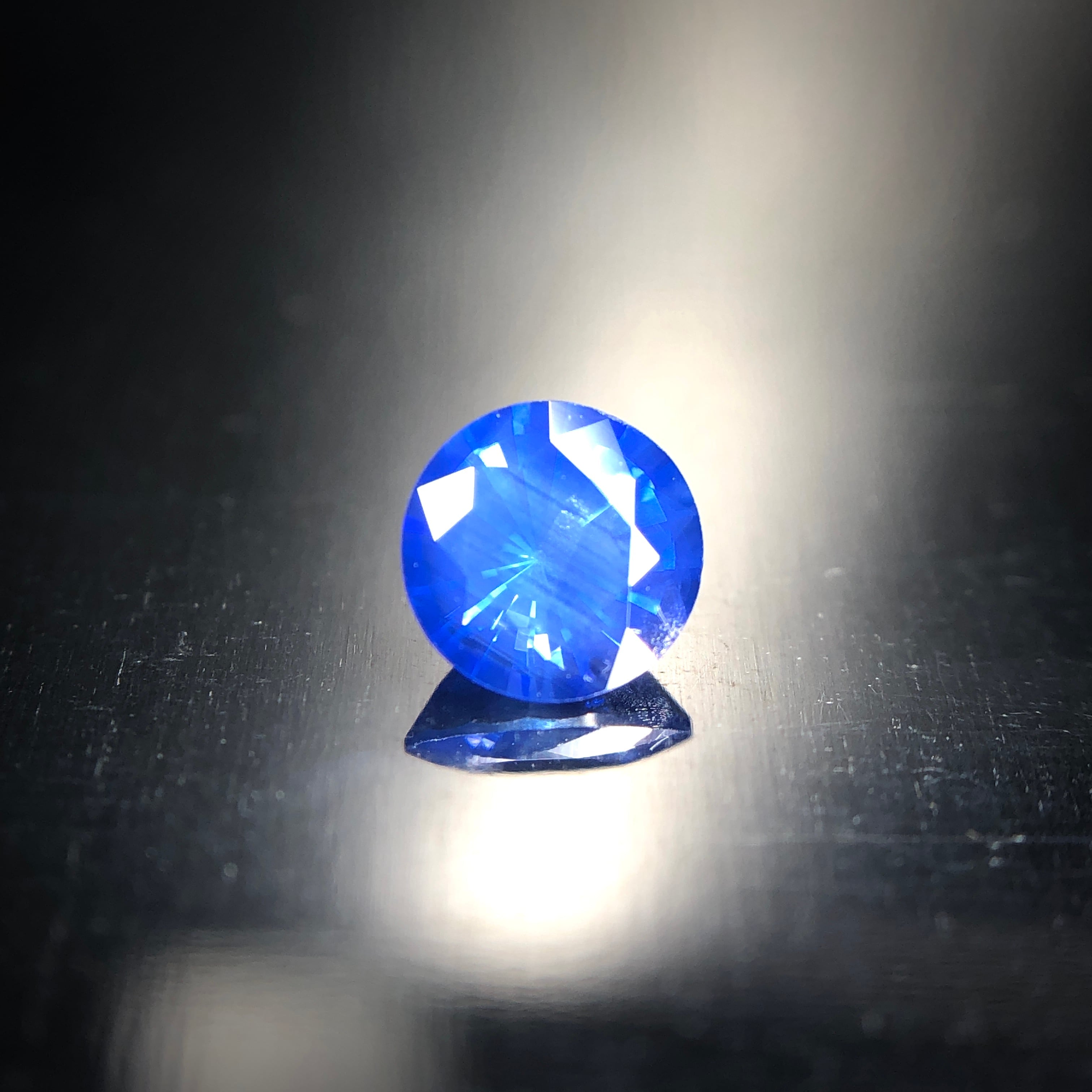 ベルベットのようなシルキーブルー 0.50ct 天然 ブルーサファイア