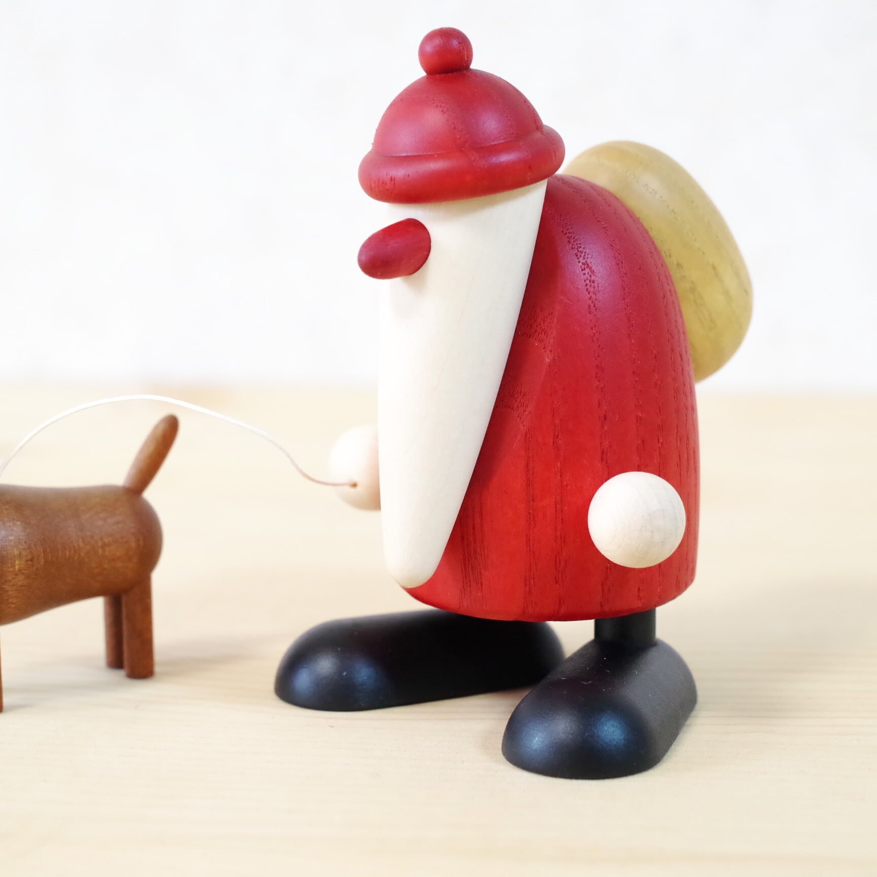 ビョルン ケーラー ケーラー サンタとダックスフント | 木のおもちゃ専門店 おもちゃ箱