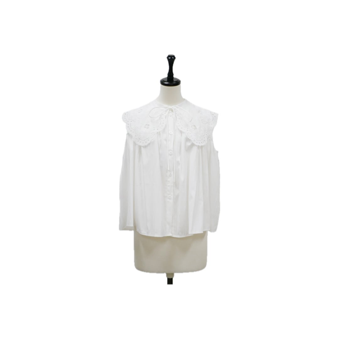 Scallop embroidery blouse