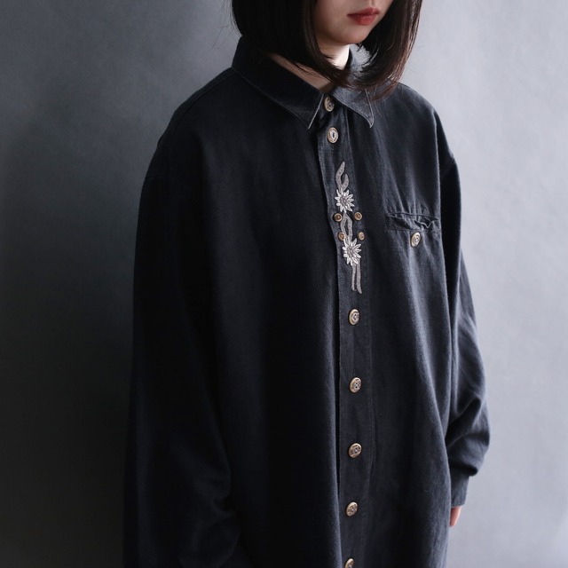 center embroidery design l/s mode shirt