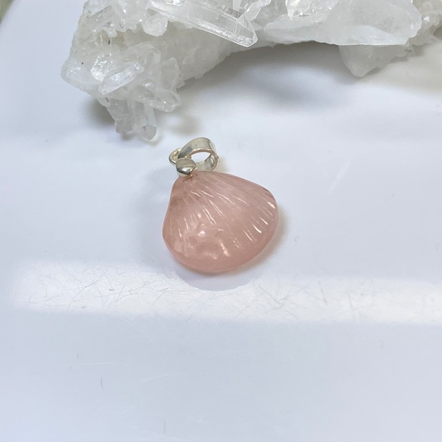 No3.モルガナイト貝殻・ペンダントトップ