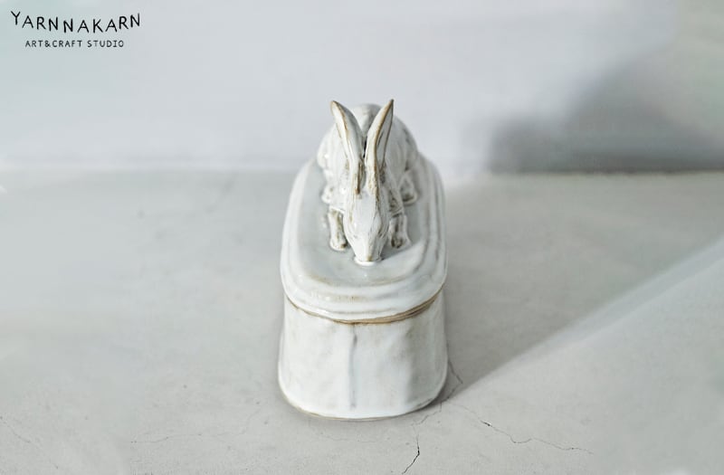 Rabbit Container : 独特の存在感があるウサギのオブジェがカワイイ