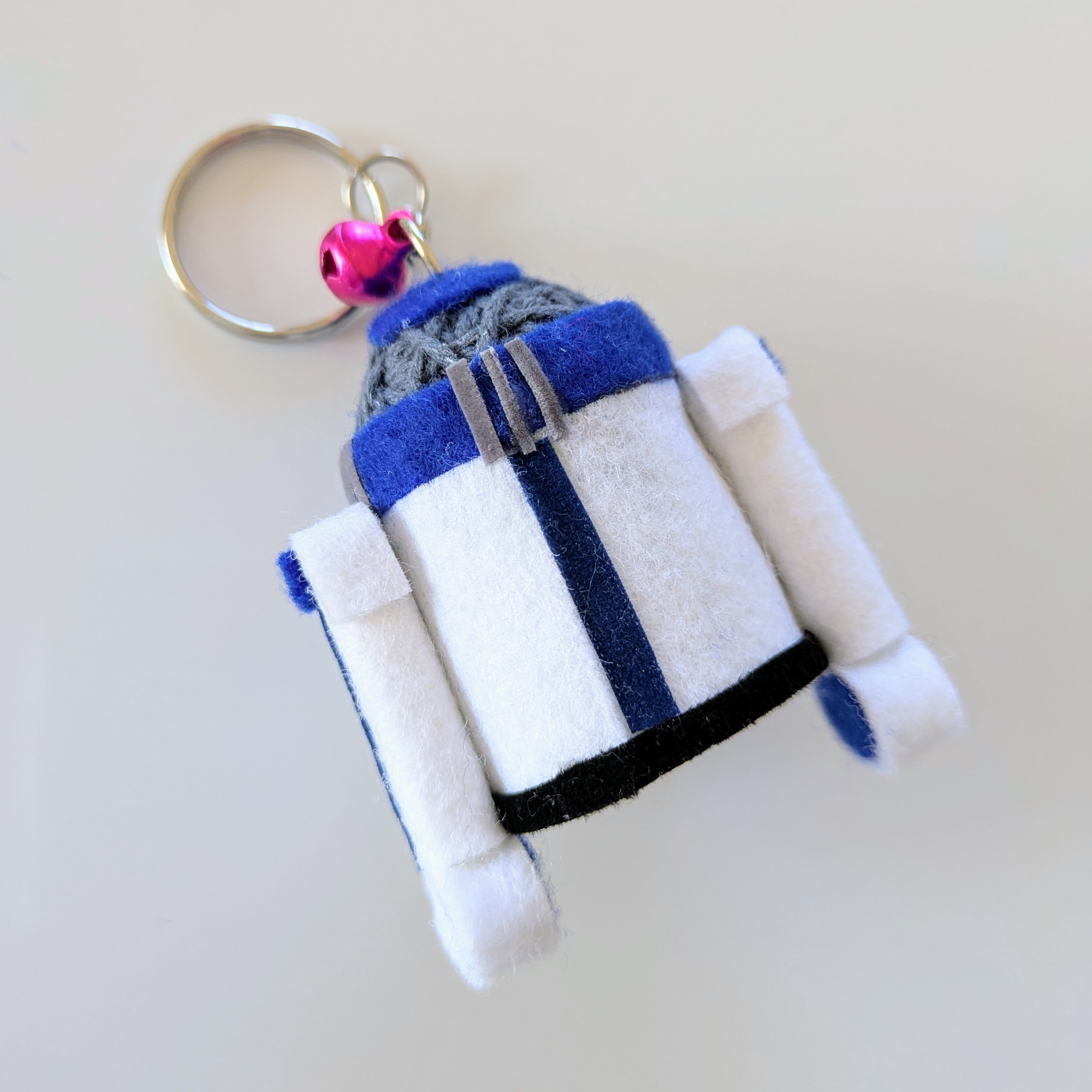 【 Star Wars / スターウォーズ / R2-D2 】 Voodoo doll KeyHolder / ブードゥー人形 / 身代わり人形 /お守り人形  〚アメリカン雑貨 アメトイ〛