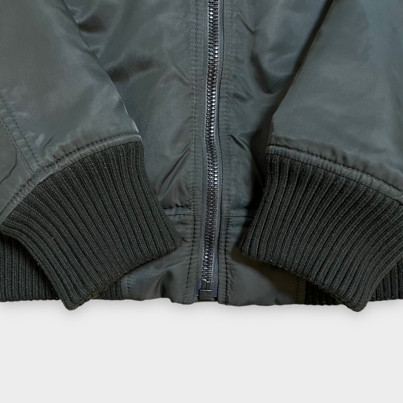 【ALPHA INDUSTRIES】フーデッドリブジャケット フライトジャケット ジャンパー ブルゾン MA-1 ワッペン フード リブ 中綿 ミリタリー フルジップ ジップアップ M アルファ サーモライト THERMOLITE エドウィン EDWIN 日本企画 US古着