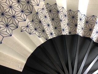 舞扇子 青色麻の葉柄 パール地 けし骨【JN015】 | 順扇堂オンライン