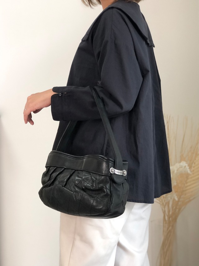 CHANEL シャネル ショルダーバッグ ブラック ロゴ レザー マトラッセ セミショルダーバッグ vintage ヴィンテージ オールド mwt523