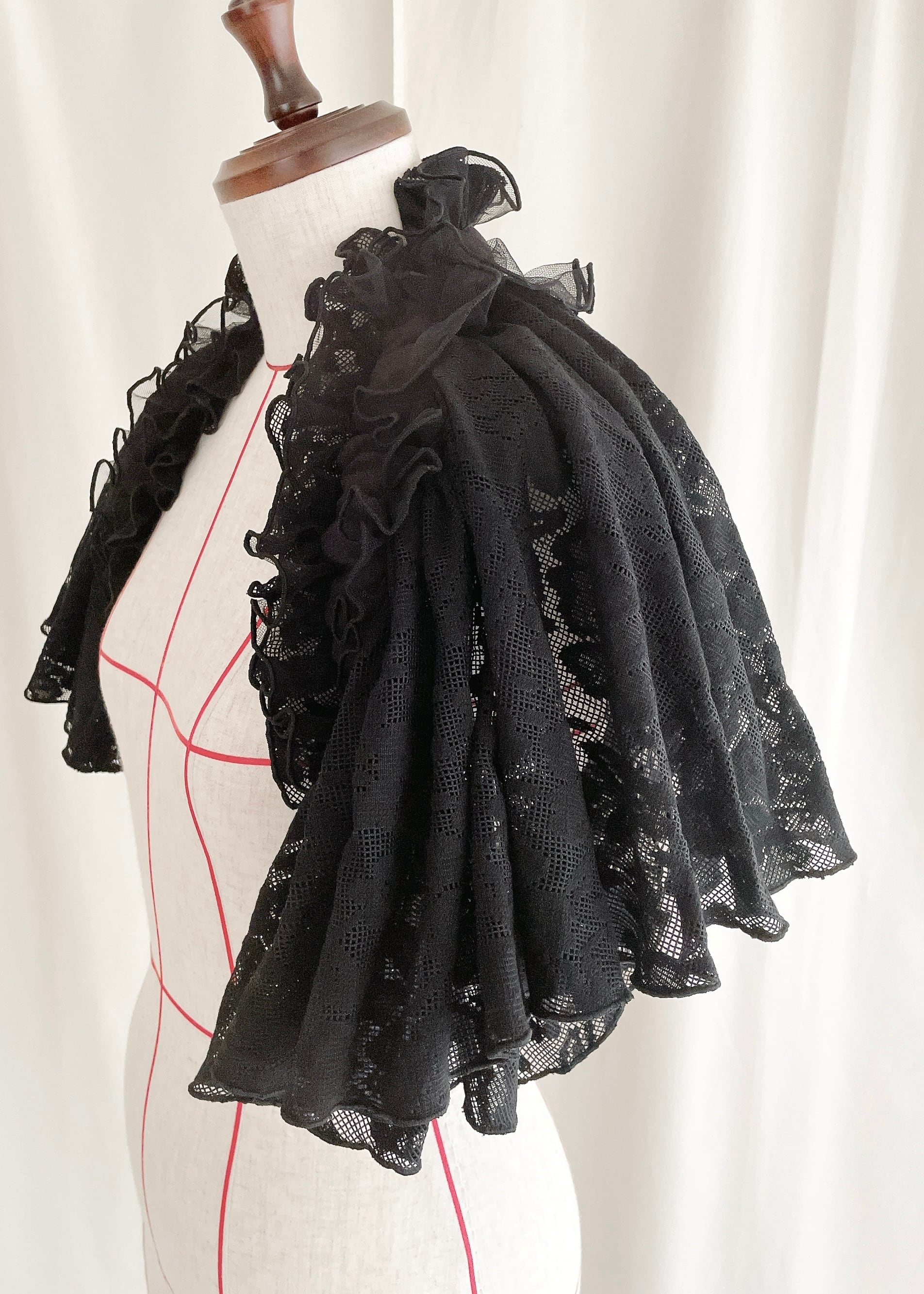 DŌRA CÎTA | Ruffled Hidden Bag - BLACK | ORIENT MILLINERY