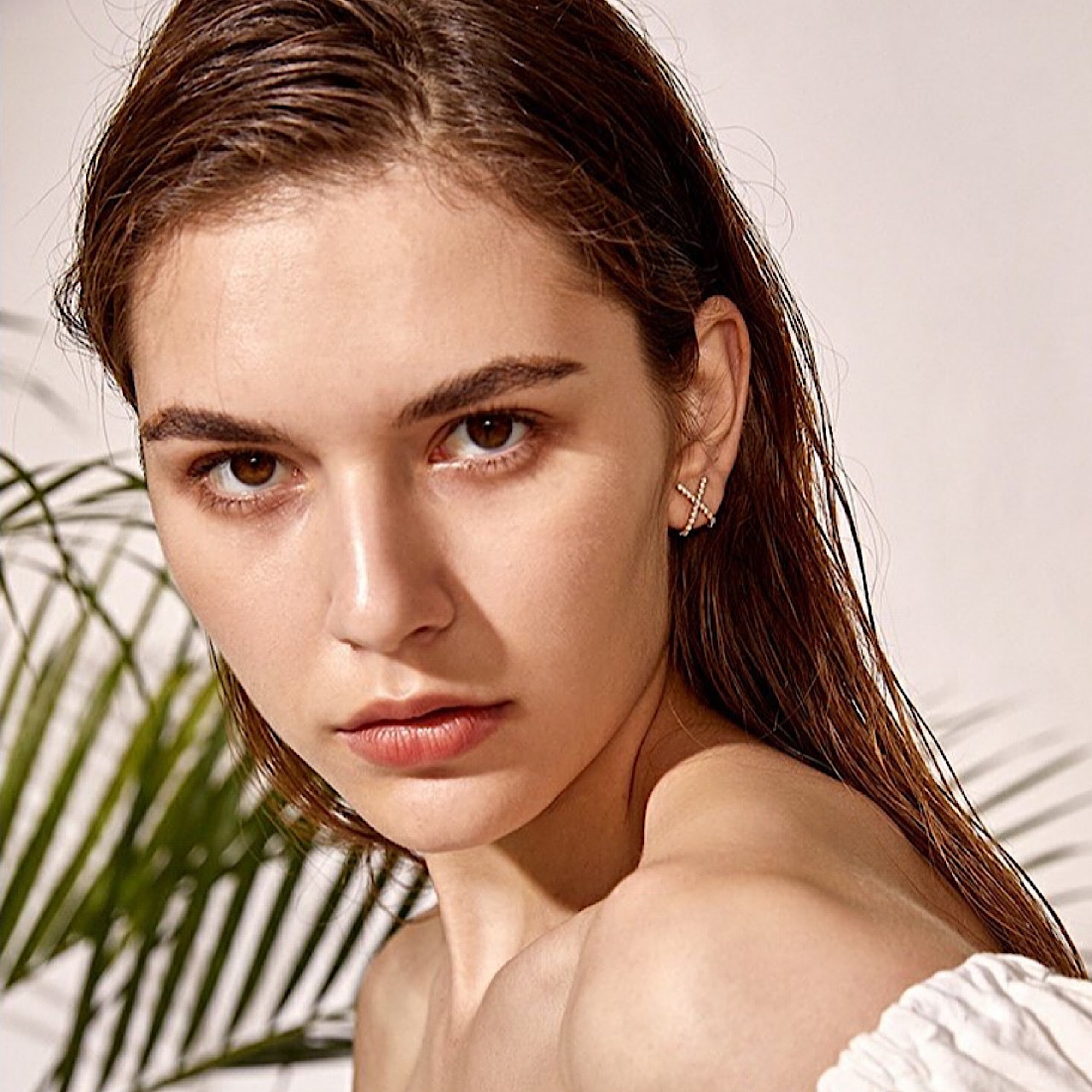 おしゃれ キラキラ ダイヤモンド クロス ピアス - 4