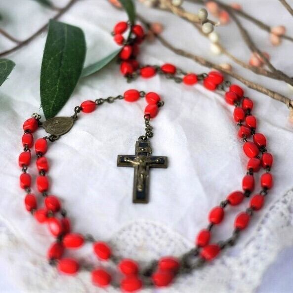 ロザリオ 赤ビーズ 幼子とマリアメダイ