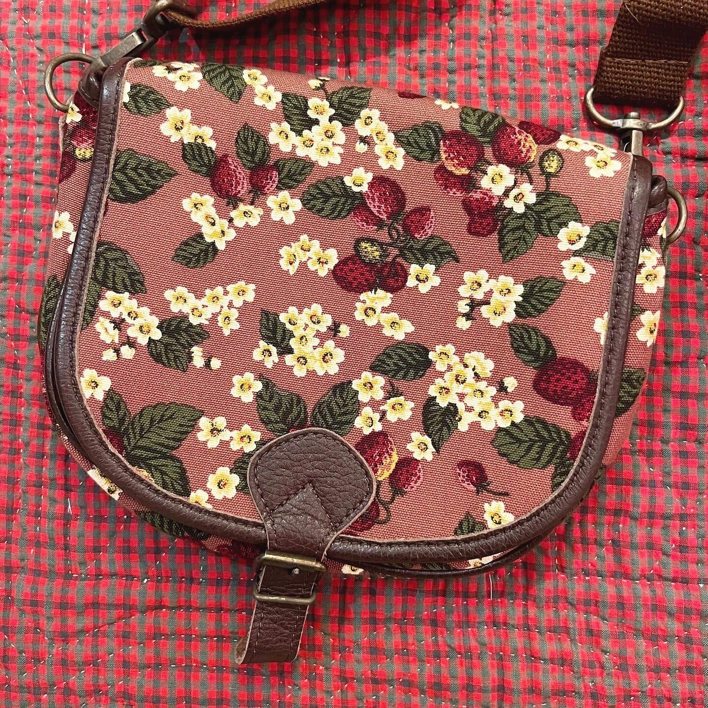 KETTY / strawberry shoulder bag