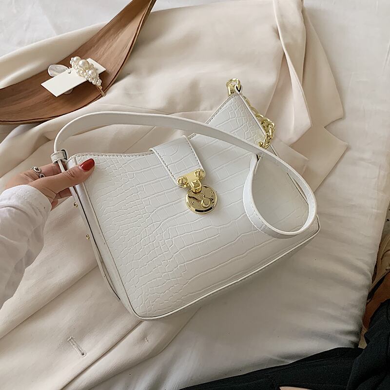 サマーレディーススモールバッグ2020ニューウェーブネットレッドファッションチェーンショルダーバッグバージョンワイルドシンプル脇バッグ Tiancai_Wing_Bag3177798