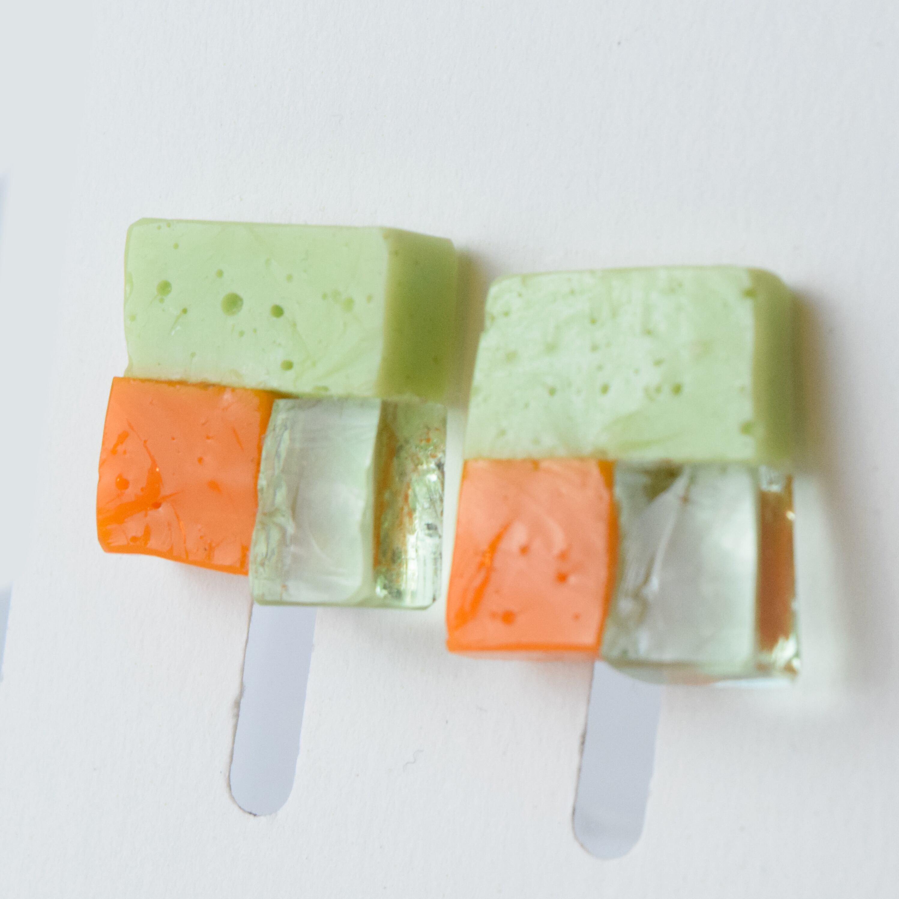 【ベーシック】イヤリングL　黄緑×オレンジ×緑クリア